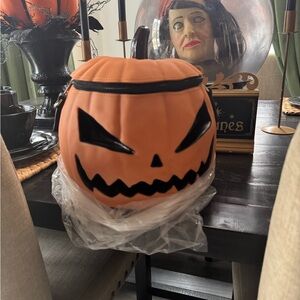 La Femme Nior.   Sleepy Hollow pumpkin purse with two straps new